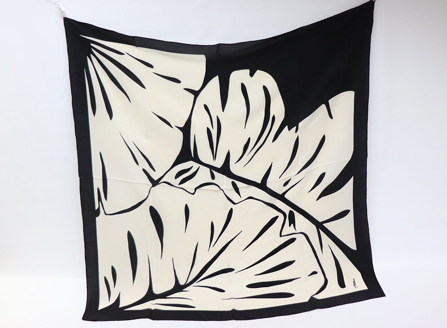 Silk scarf leaf