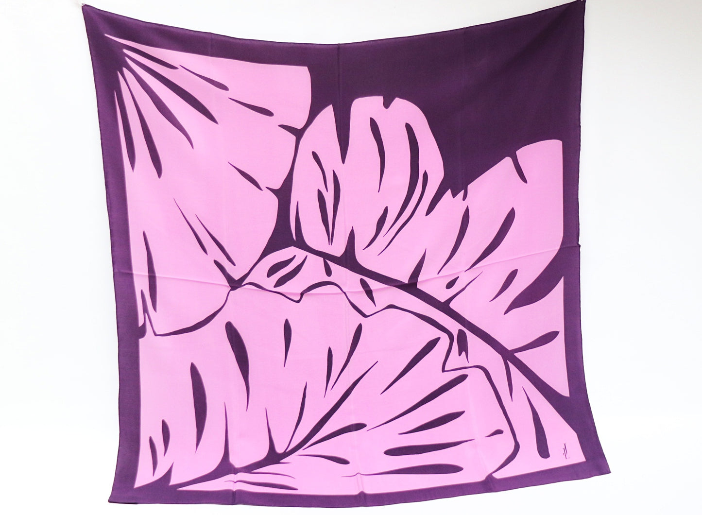 Silk scarf leaf