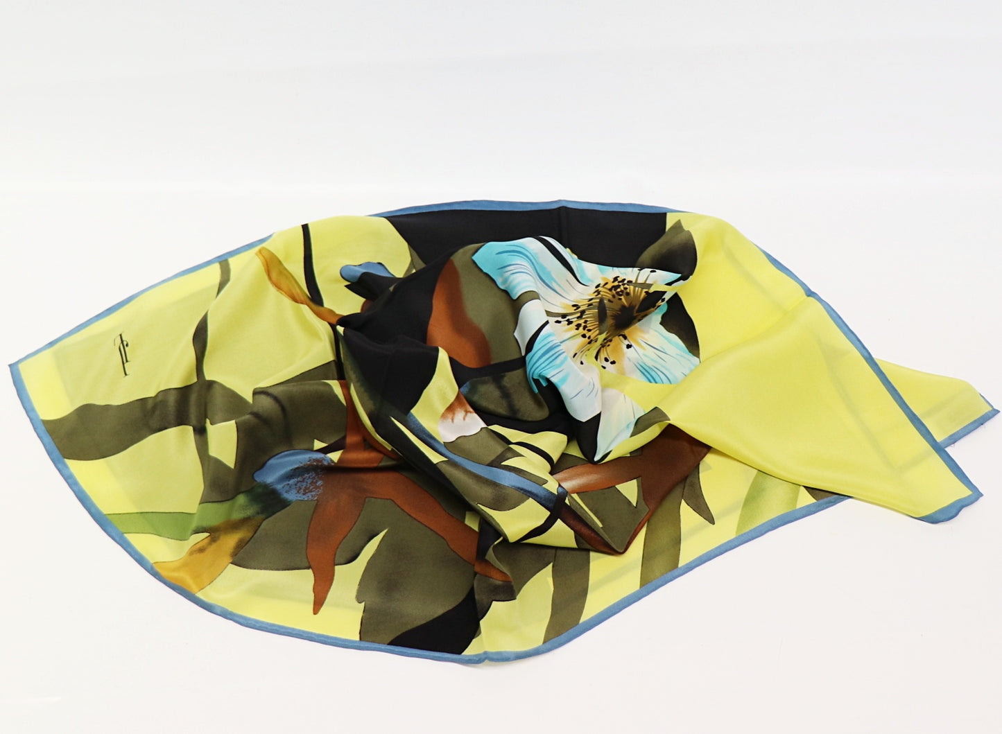 Silk scarf flowers on kiwi
