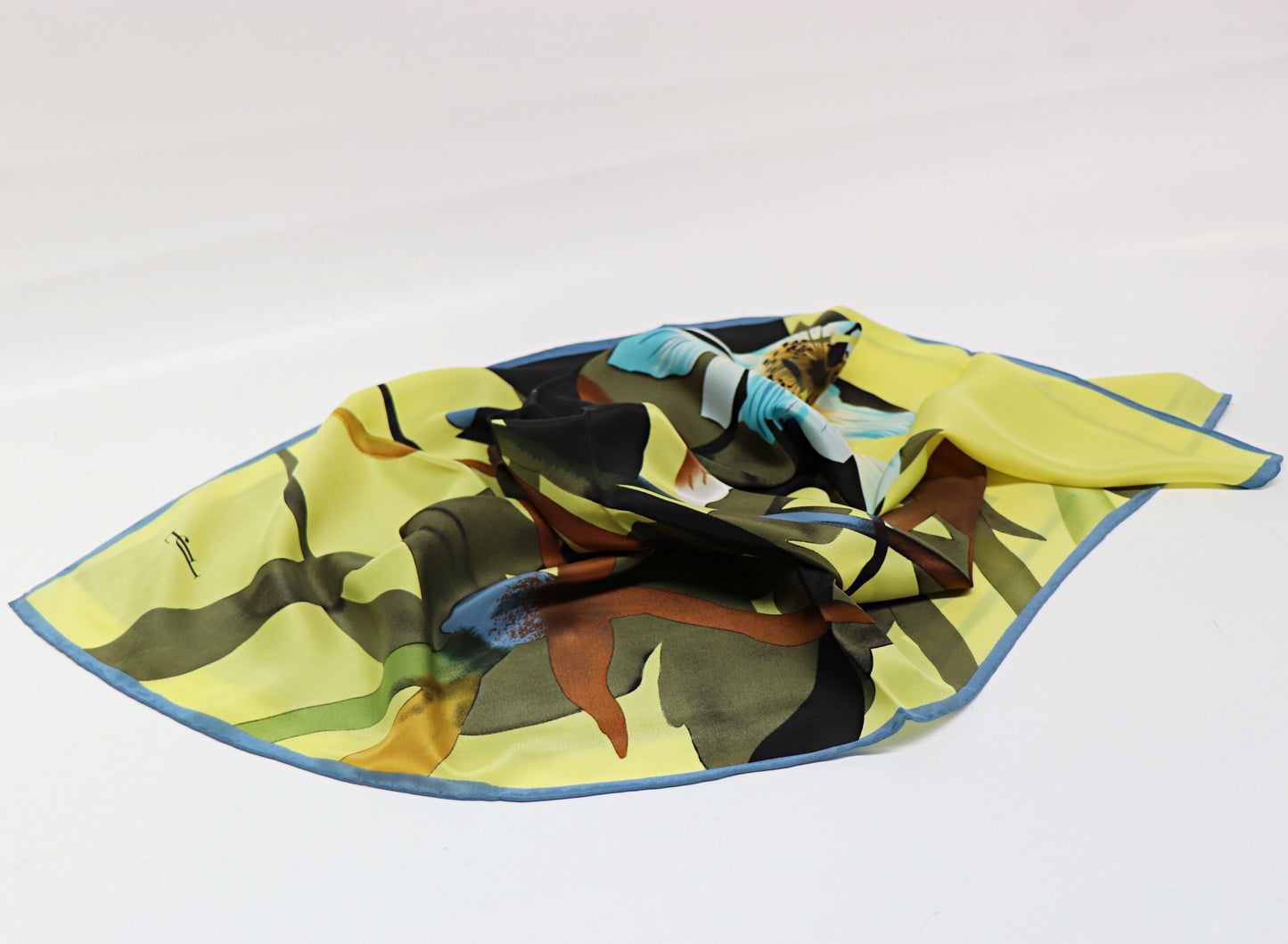 Silk scarf flowers on kiwi