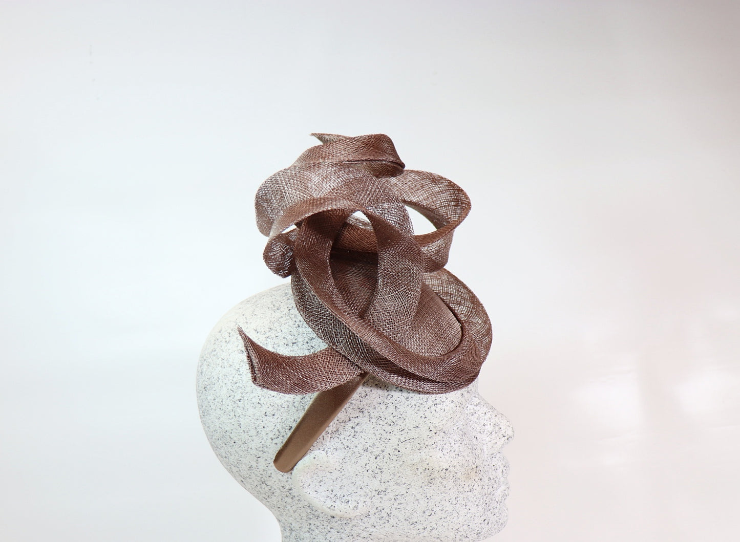 Laura - taupe Sinamay