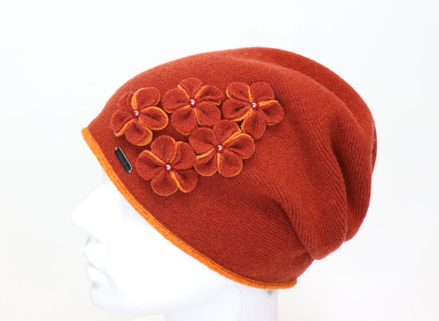 Woll Slouch mit Blumenapplikation