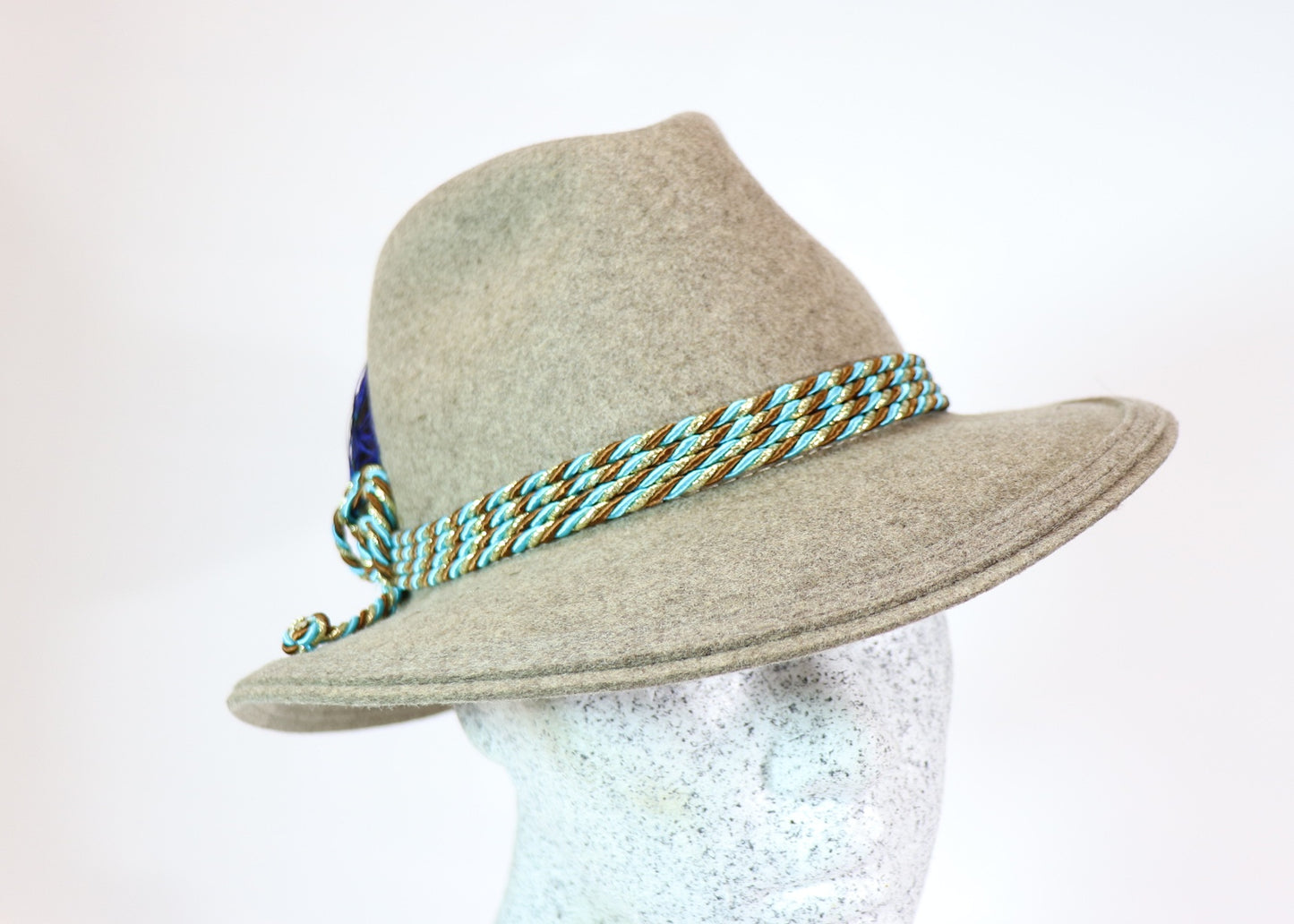 Trachtenhut beige mit Pfauenfeder