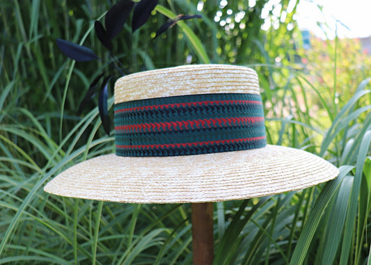 Braided straw hat in natural color with a wide band