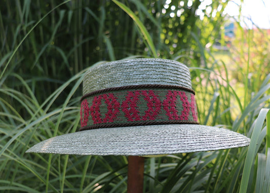 Braided straw hat olive with bobbin lace band