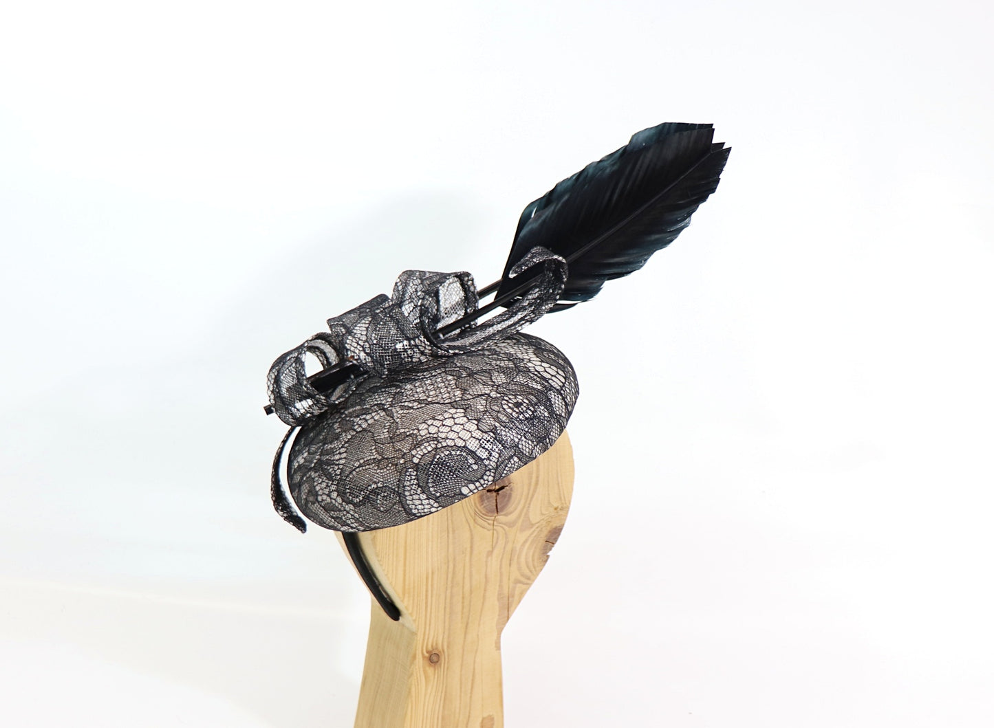 kleiner Lace - Fascinator schwarz - weiß