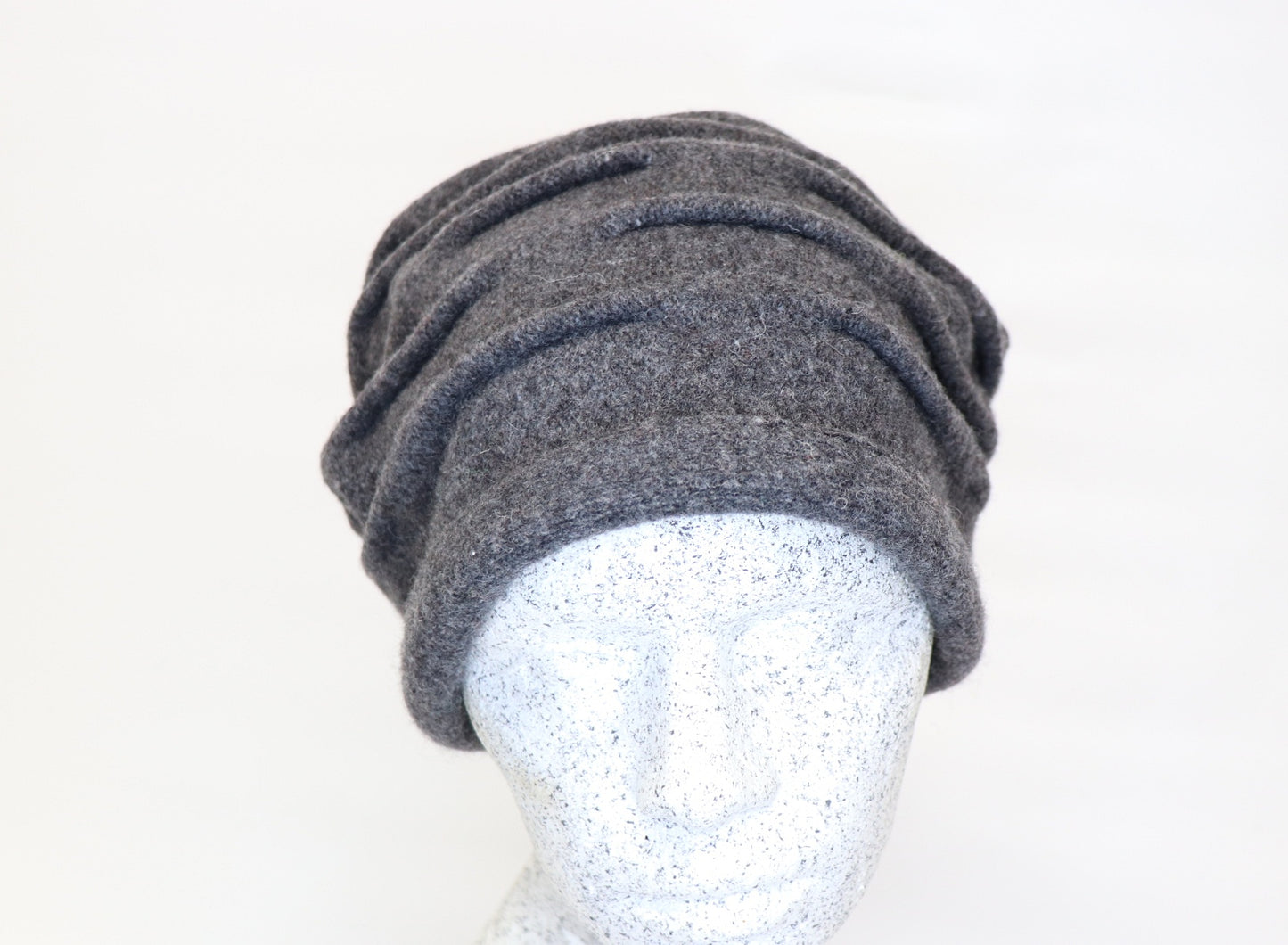 Lana Slouch mit Biesen
