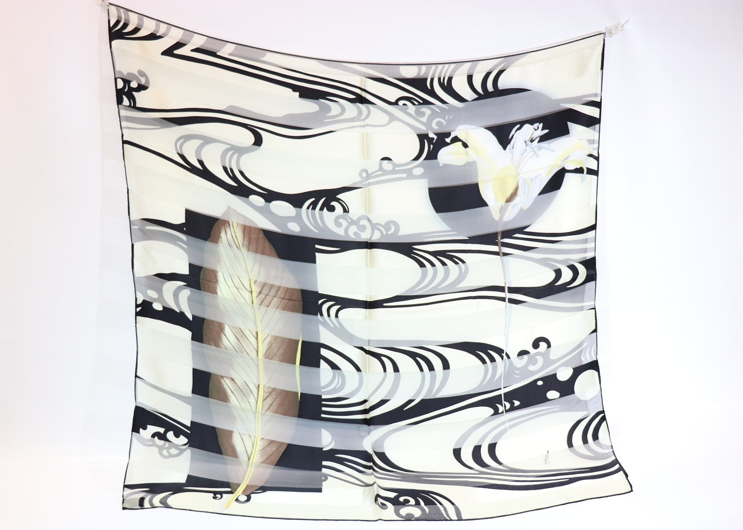 Silk scarf lily