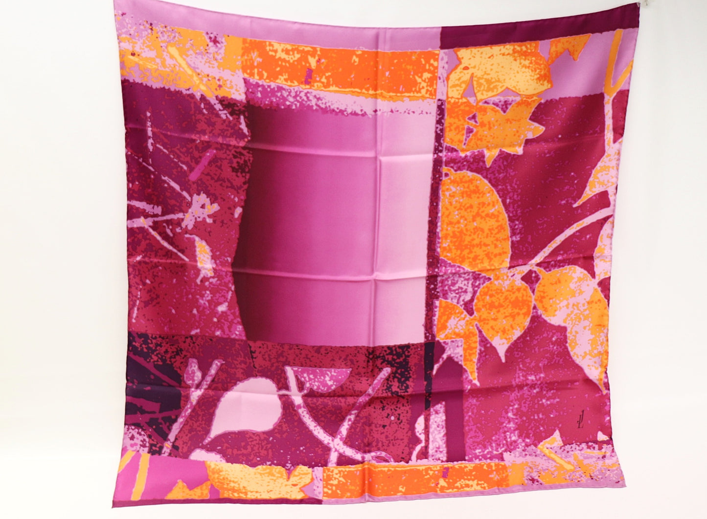 Silk scarf fashionable leaves