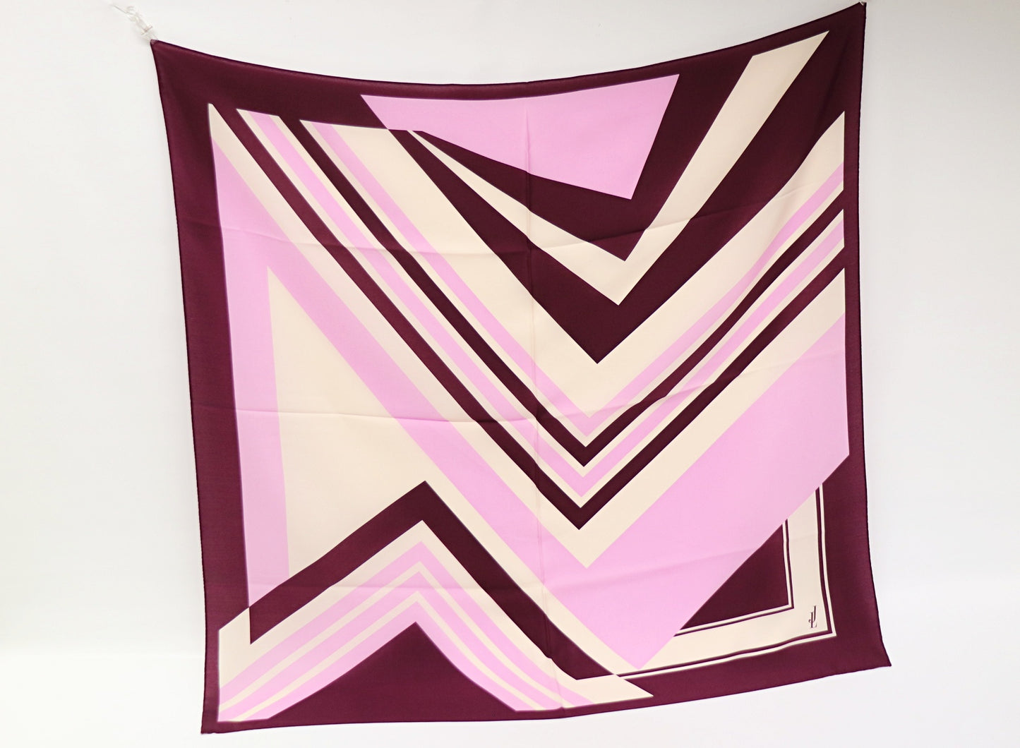 Silk scarf fashionable corners