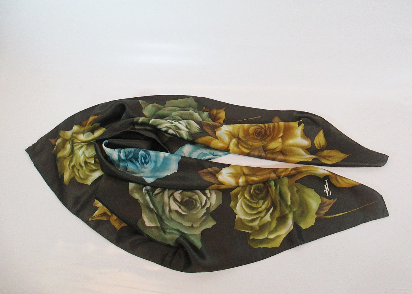 Silk scarf roses