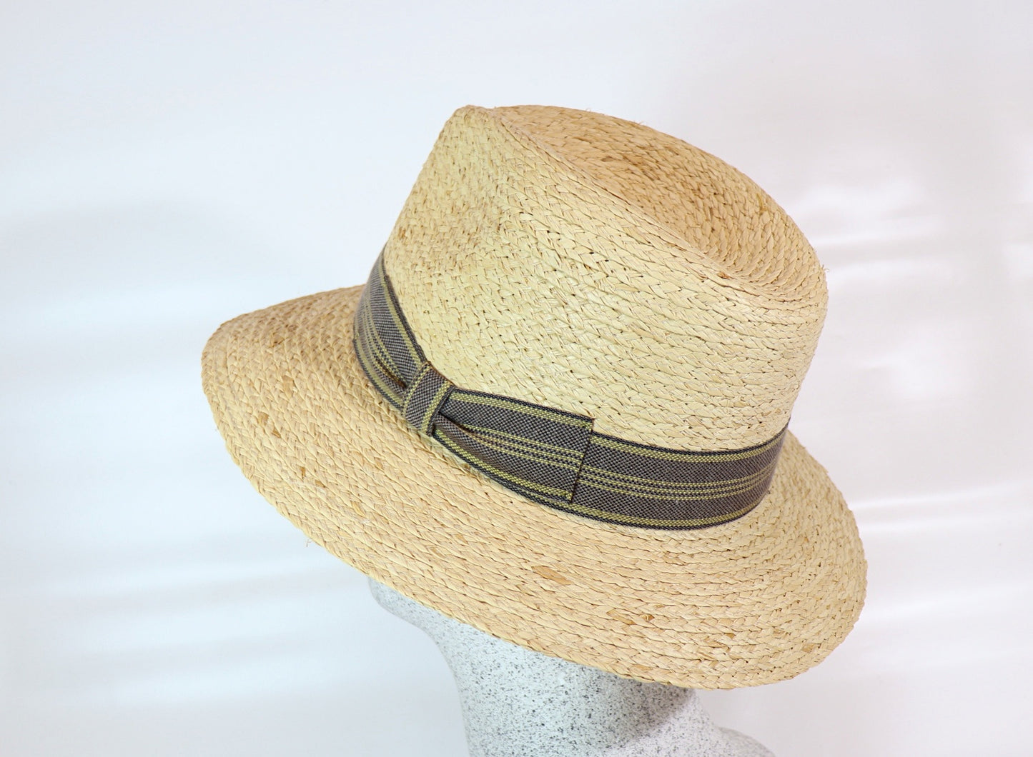 Straw hat raffia