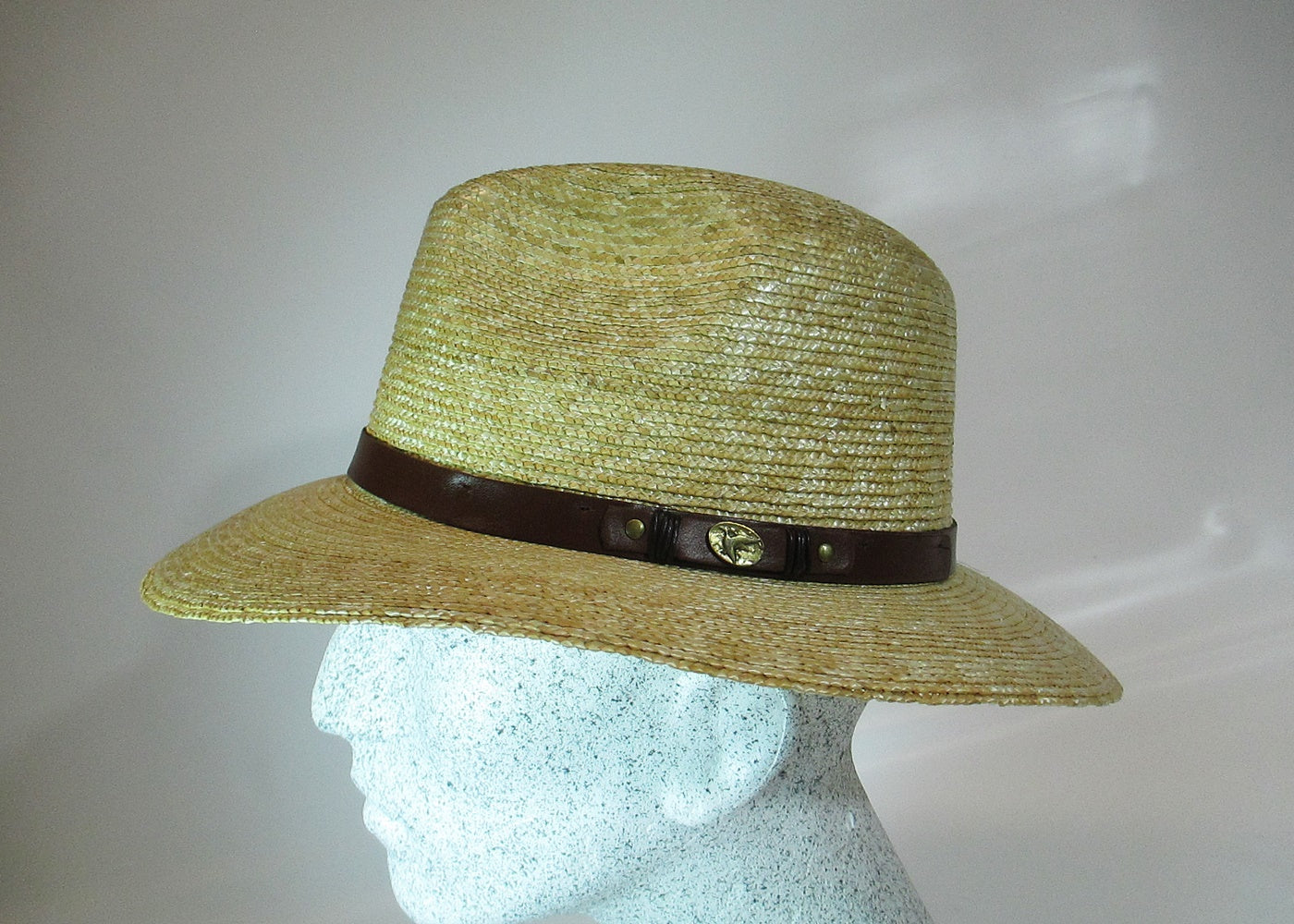 Braided straw hat natural with leather strap
