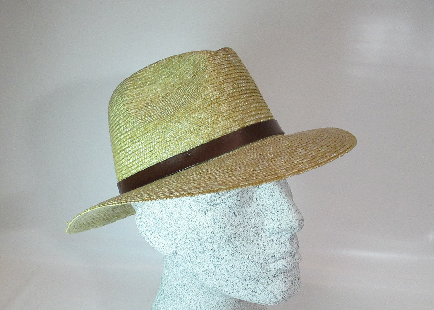 Braided straw hat natural with leather strap