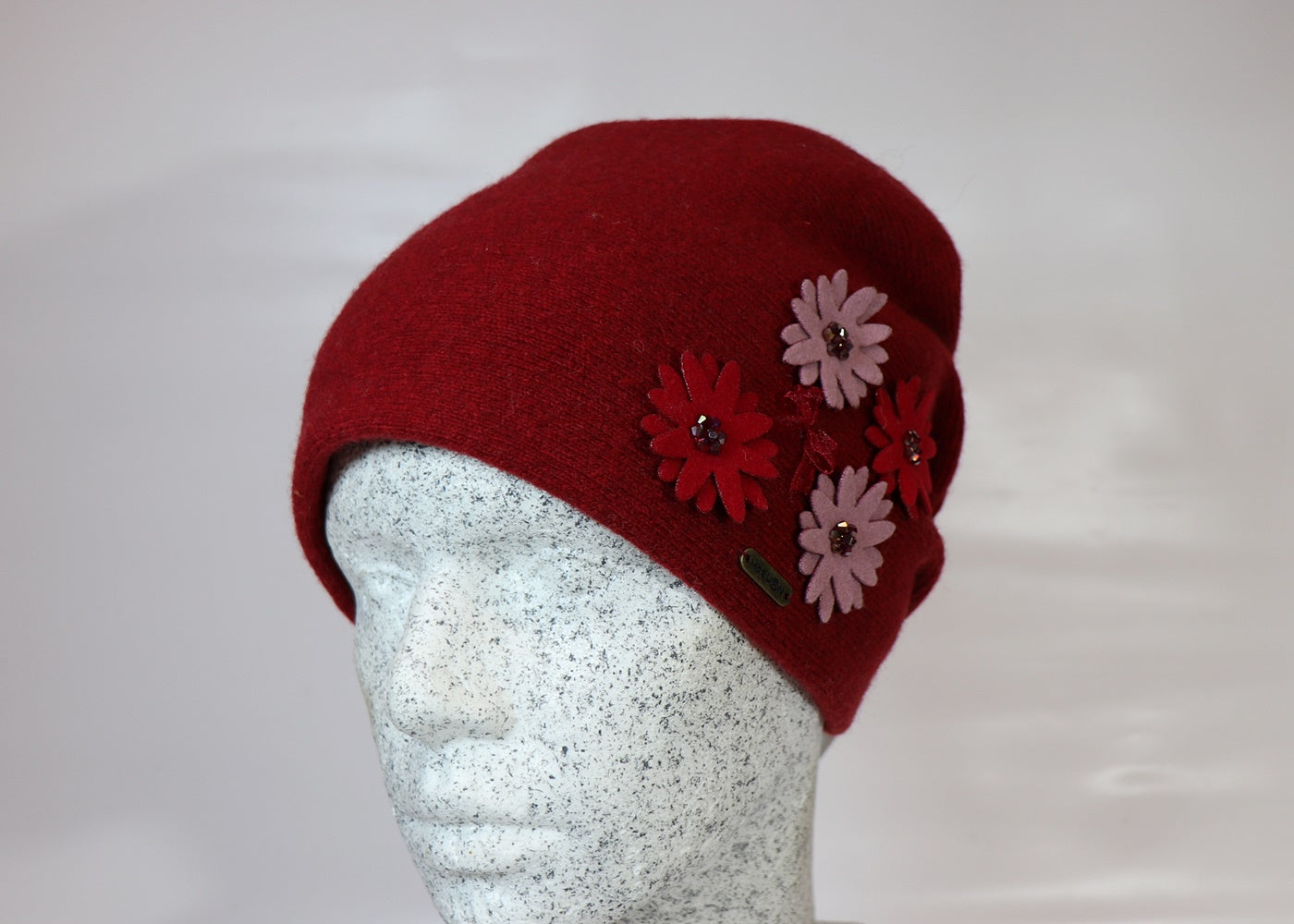 Woll Slouch mit Blüten und Strass