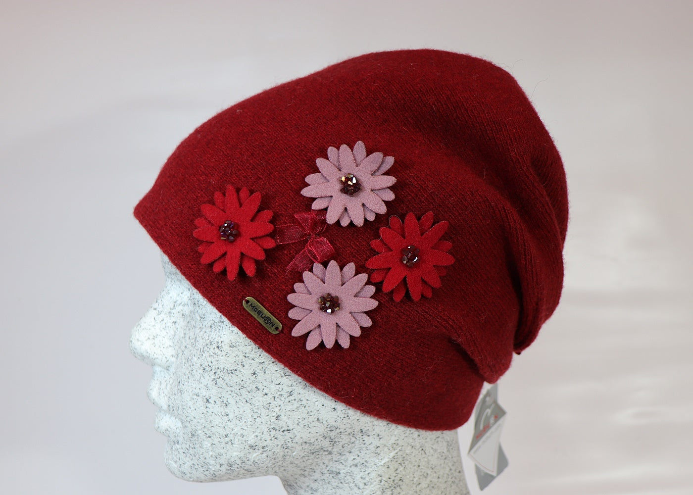 Woll Slouch mit Blüten und Strass