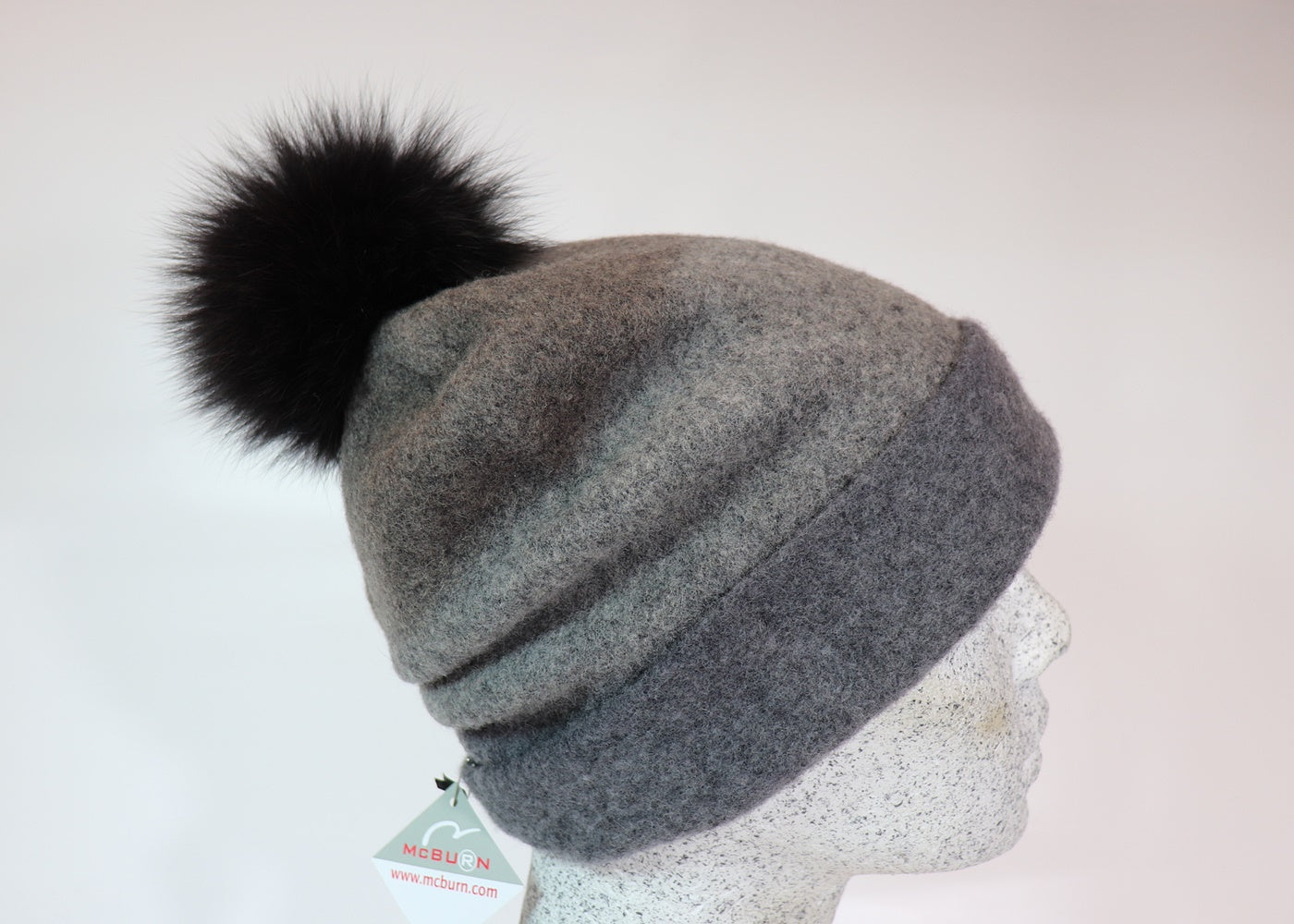 Woll Slouch mit Fuchsbommel