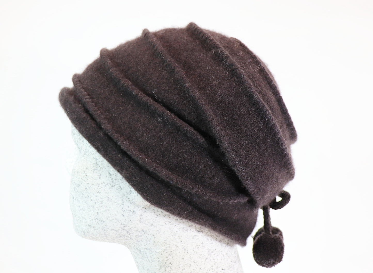 Biesenmütze mit Bommel