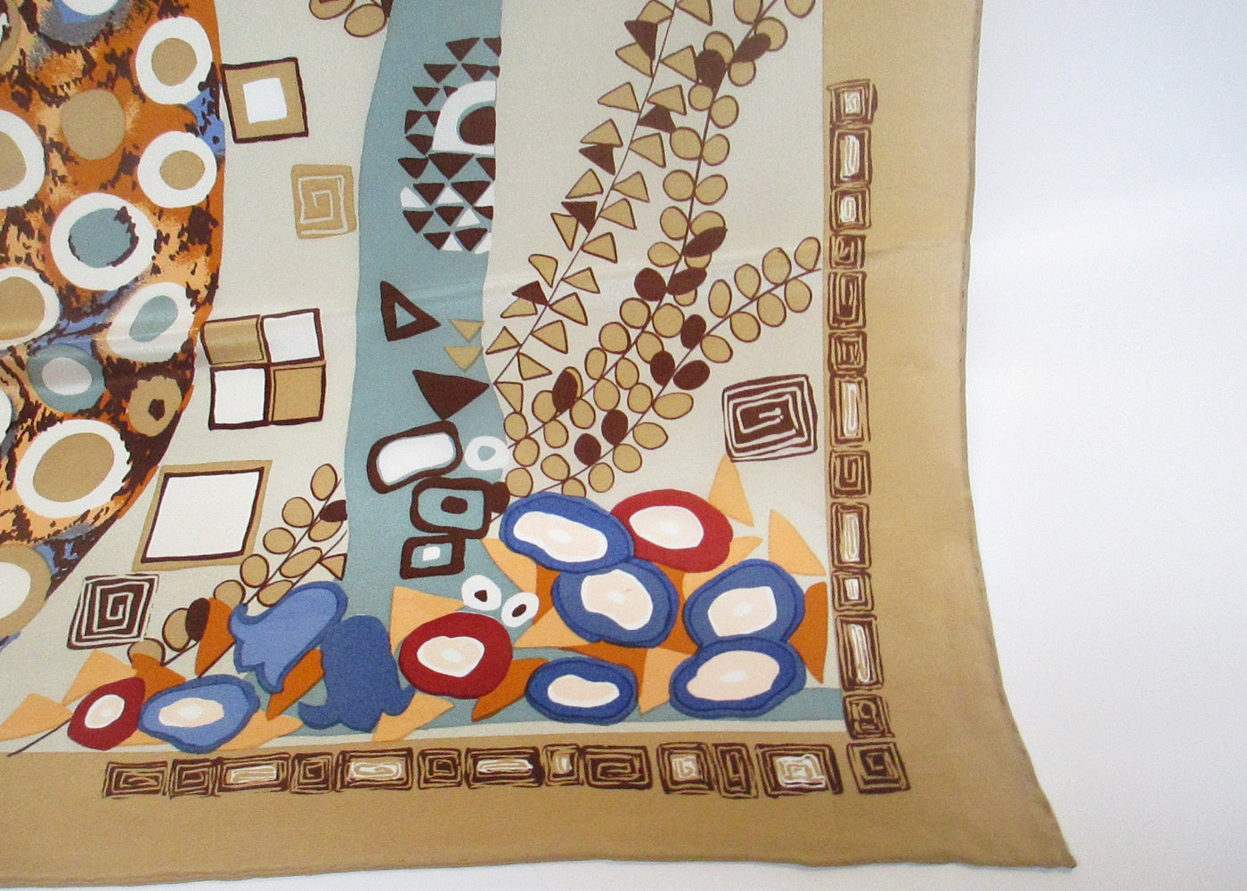 Silk scarf beige ornaments with lady