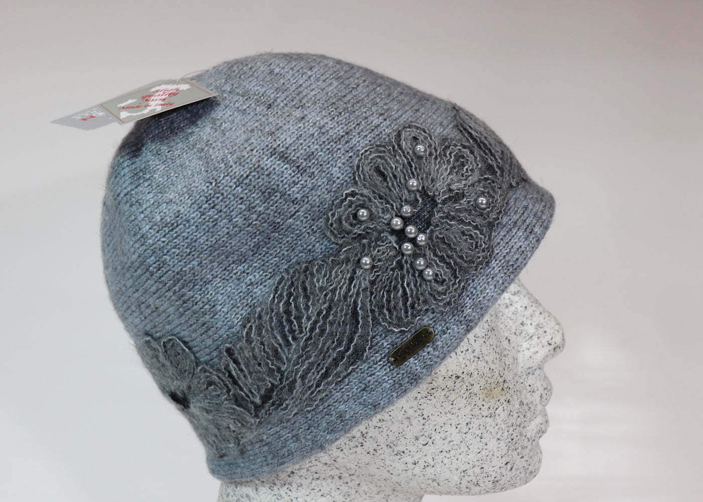 Wool beanie with lace appliqué