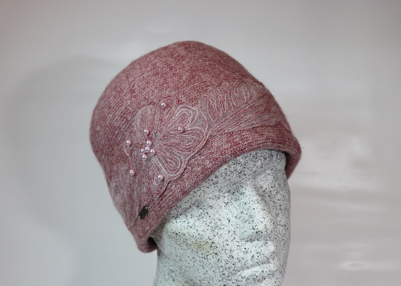 Wool beanie with lace appliqué