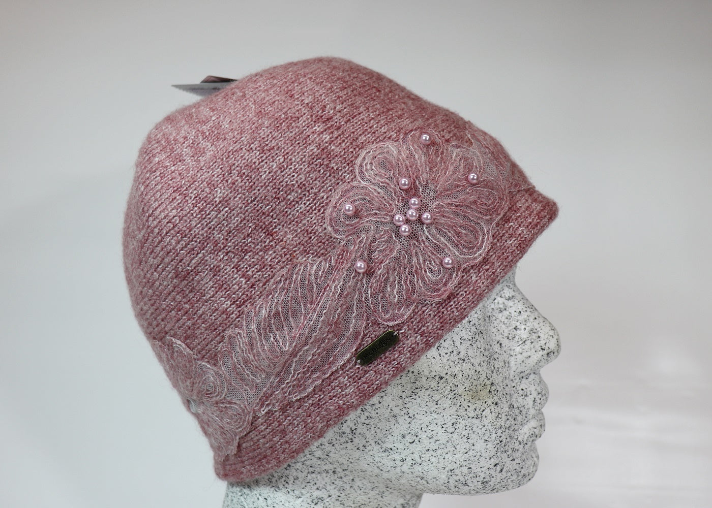 Wool beanie with lace appliqué
