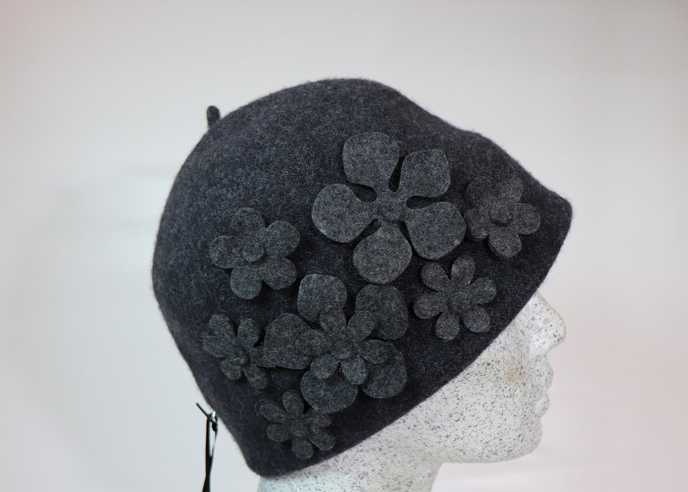 Woll Beanie mit Filzblüten