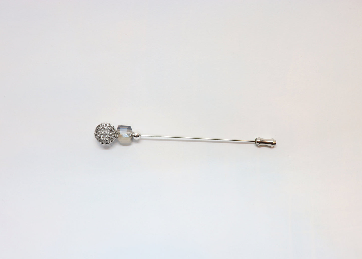 Hutnadel - silberfarbige filigrane Perle mit Kristallwürfel - Hutmanufaktur Hanni-Modelle