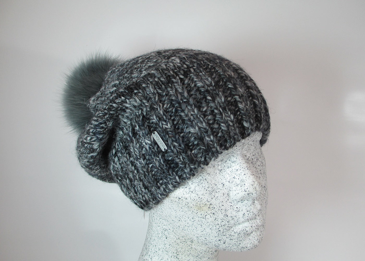 Grinta Slouch mit Fuchsbommel - Hutmanufaktur Hanni-Modelle