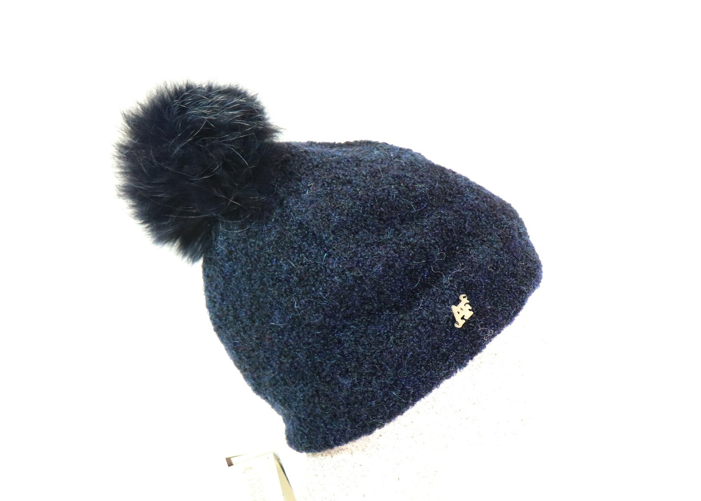 Boucle Beanie mit Fuchsbommel - Hutmanufaktur Hanni-Modelle