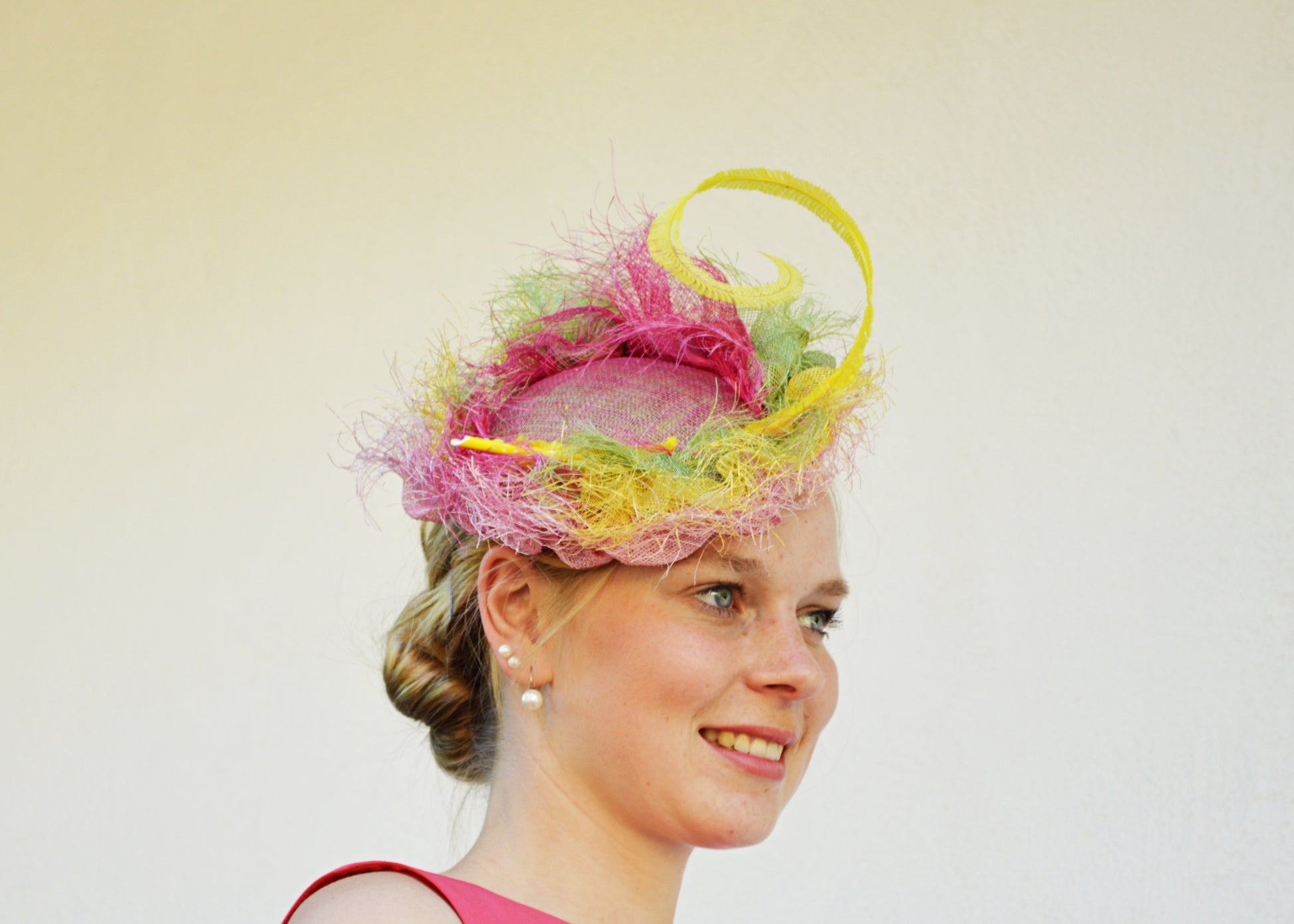 Fascinator - bunt Sinamay - Hutmanufaktur Hanni-Modelle