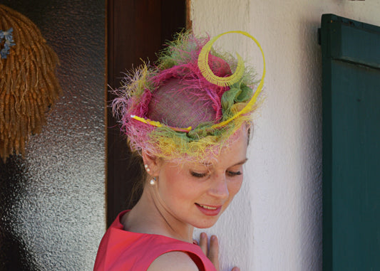 Fascinator - bunt Sinamay - Hutmanufaktur Hanni-Modelle