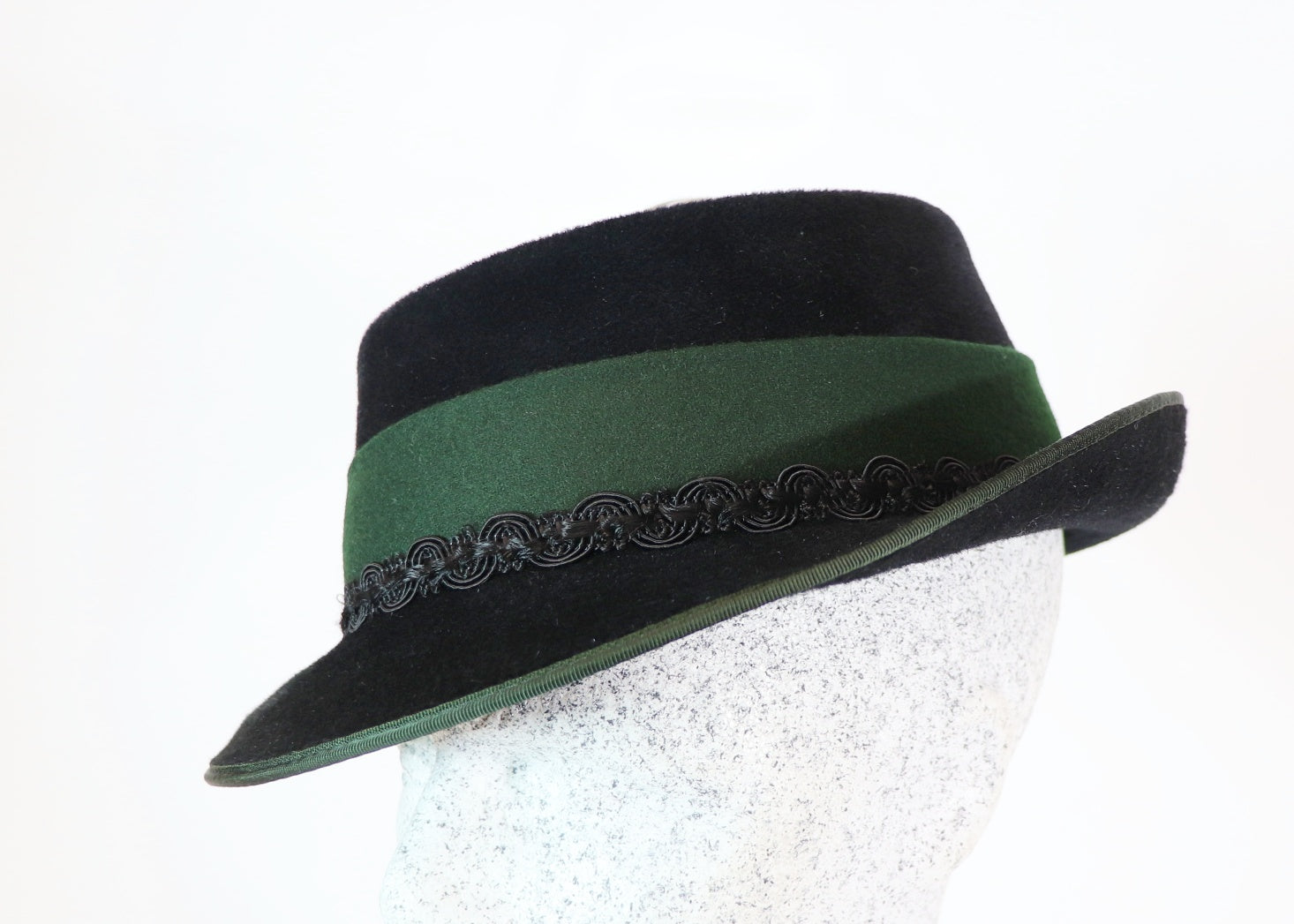 Trachtenhut - Dirndelhut schwarz Velour - Hutmanufaktur Hanni-Modelle