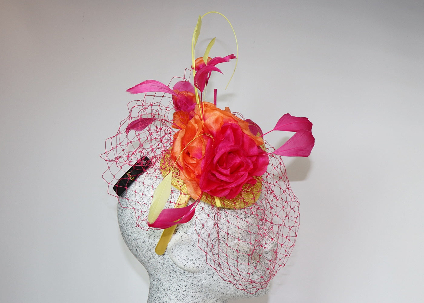 Fascinator - Pillbox auf Haarreif mit Schleier - Hutmanufaktur Hanni-Modelle