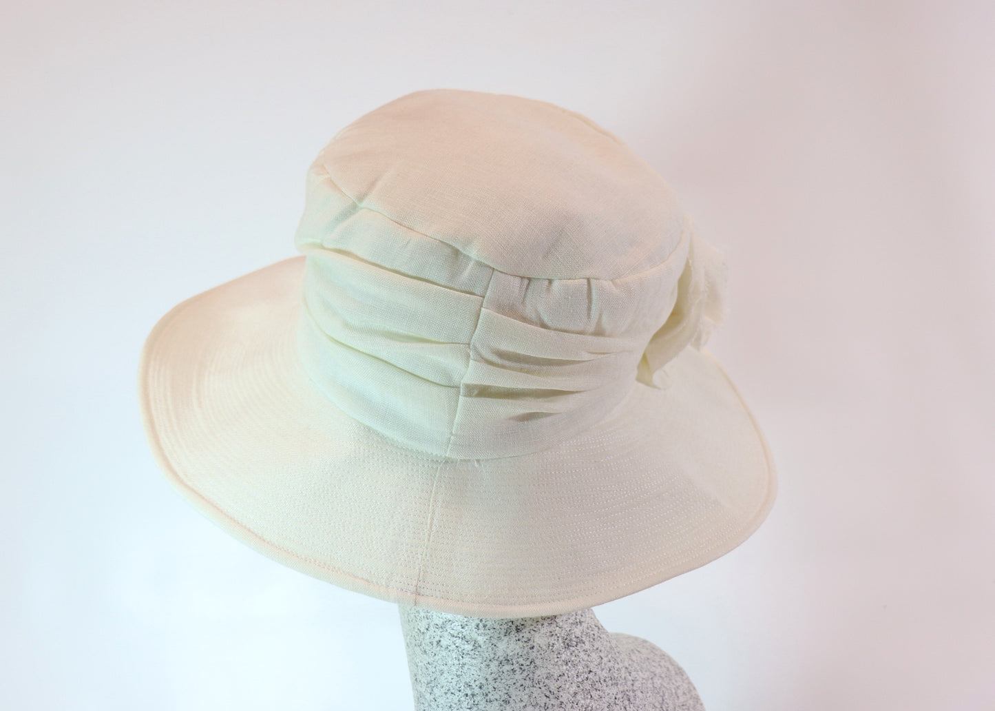 Linen hat crinkled look