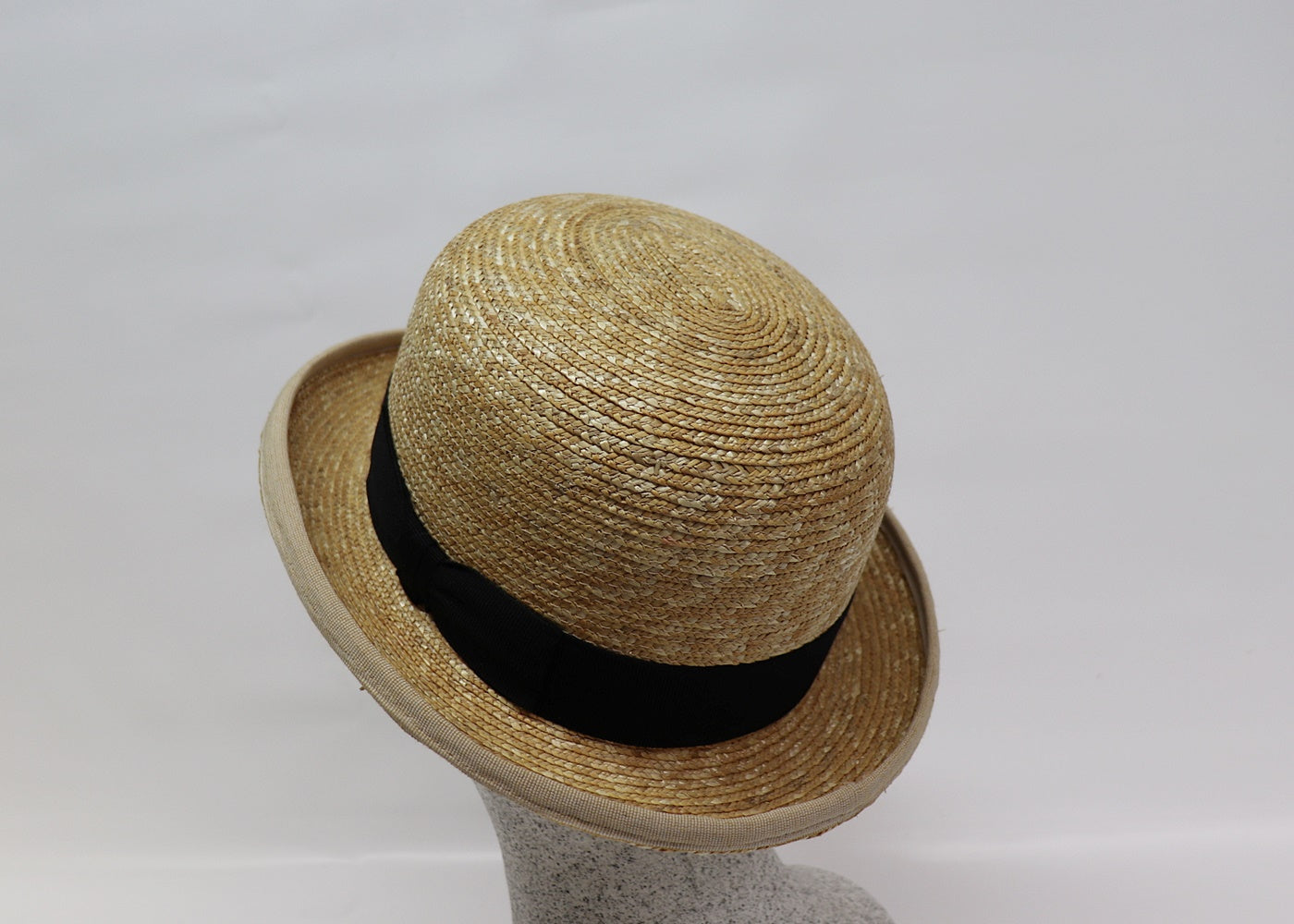 Strohmelone mit schwarz Band - Hutmanufaktur Hanni-Modelle