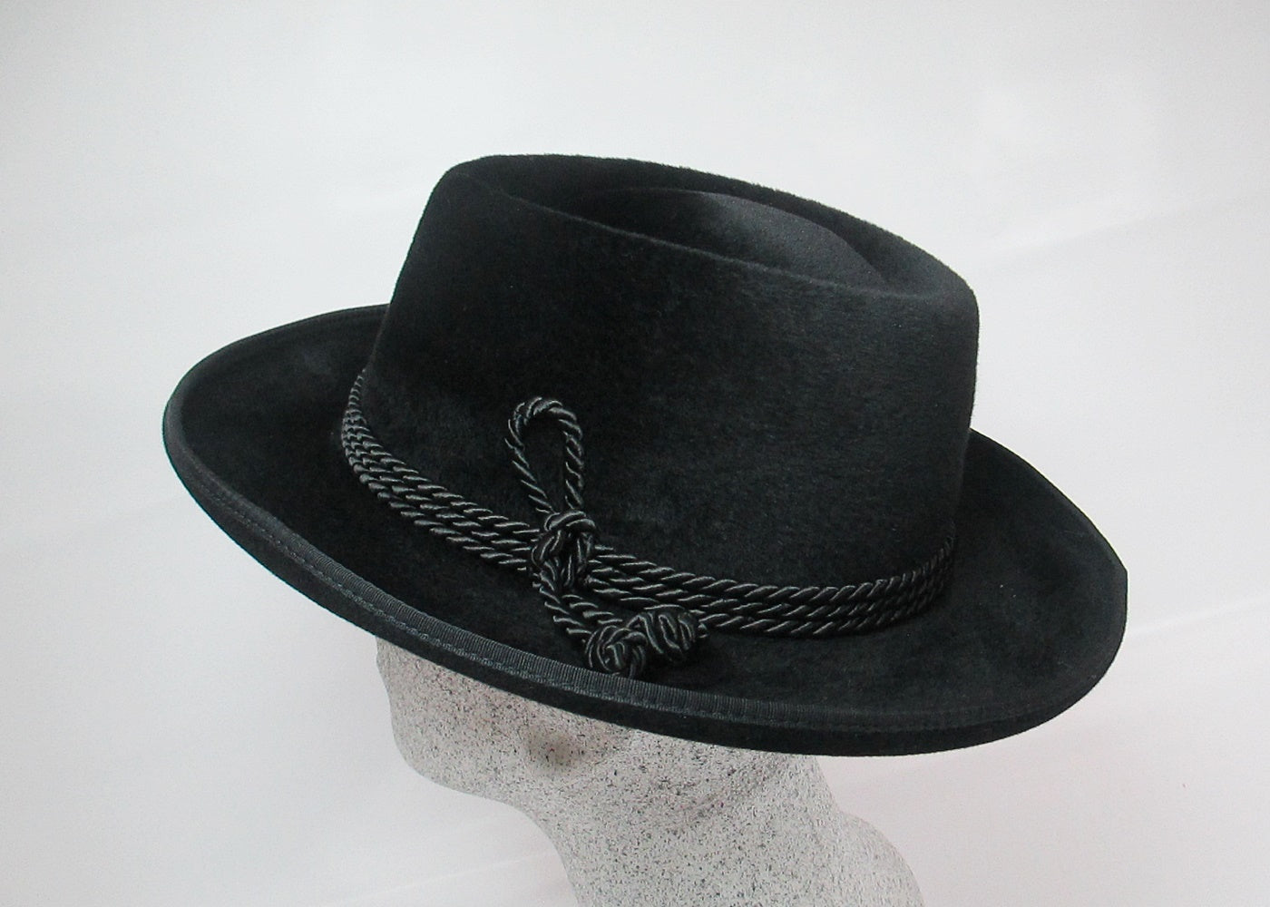 Miesbacher Bursch schwarz Velour