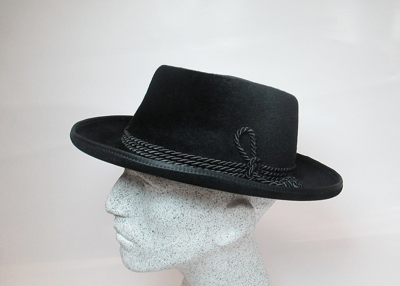 Miesbacher Bursch schwarz Velour