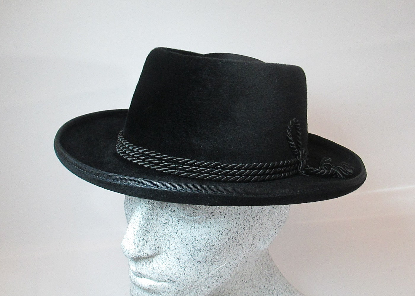 Miesbacher Bursch schwarz Velour