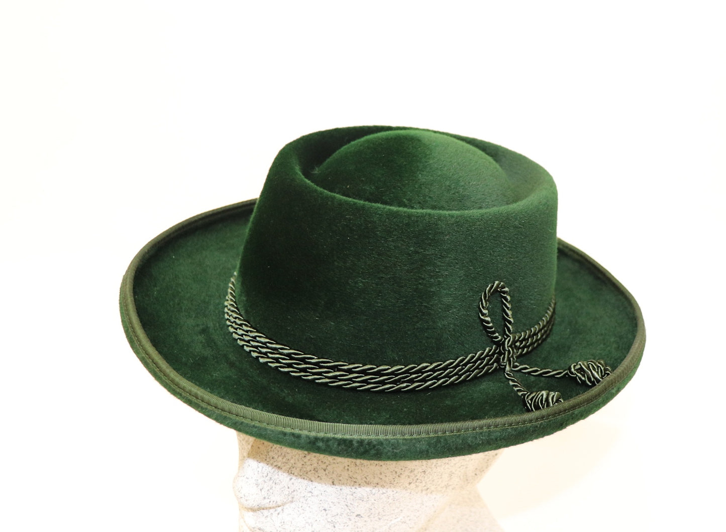Miesbacher Bursch - green velor