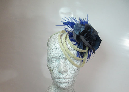 Fascinator - Sinamay Kreise mit royal Blüten - Hutmanufaktur Hanni-Modelle