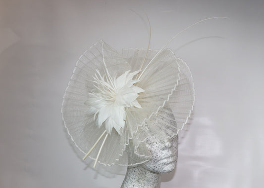 Fascinator - creme Plissee - Hutmanufaktur Hanni-Modelle