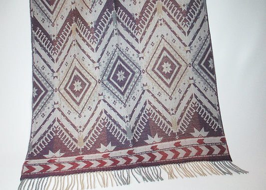 Schal lila Ornamente - Hutmanufaktur Hanni-Modelle