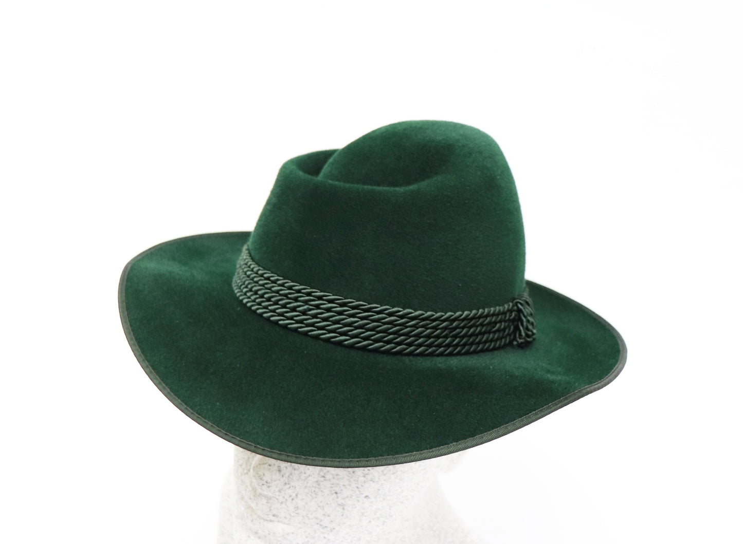 Club hat fir velor