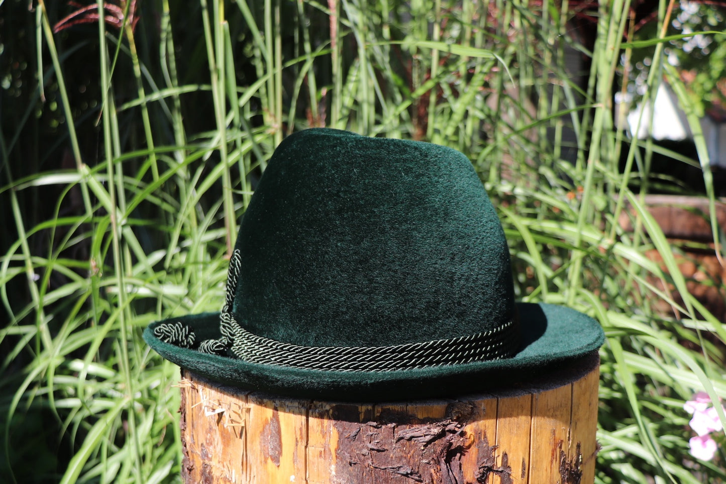 Traditional hat Alouis - green velour