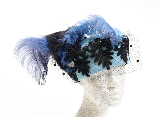 türkise Filzkappe mit schwarzer Spitze - Hutmanufaktur Hanni-Modelle