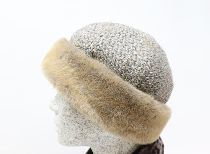 Mütze mit Webpelzrand