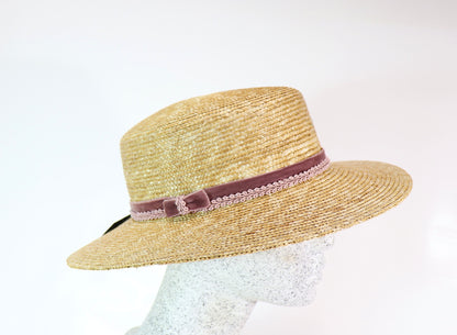 Braid straw hat with pink velvet ribbon