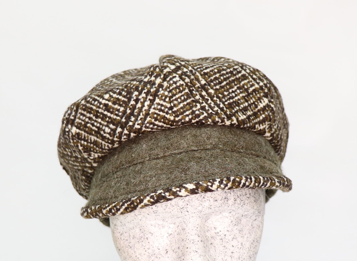 Peaked cap tweed