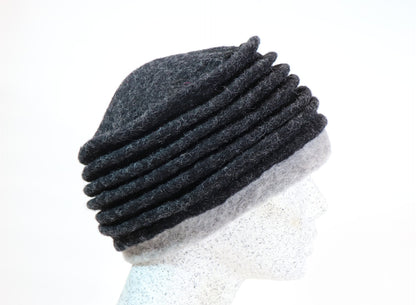 Wool toque with piping